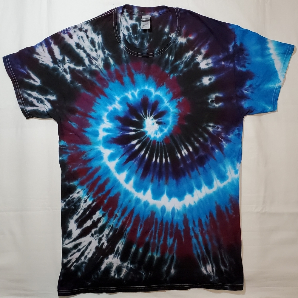 New large unisex tie dye shirt